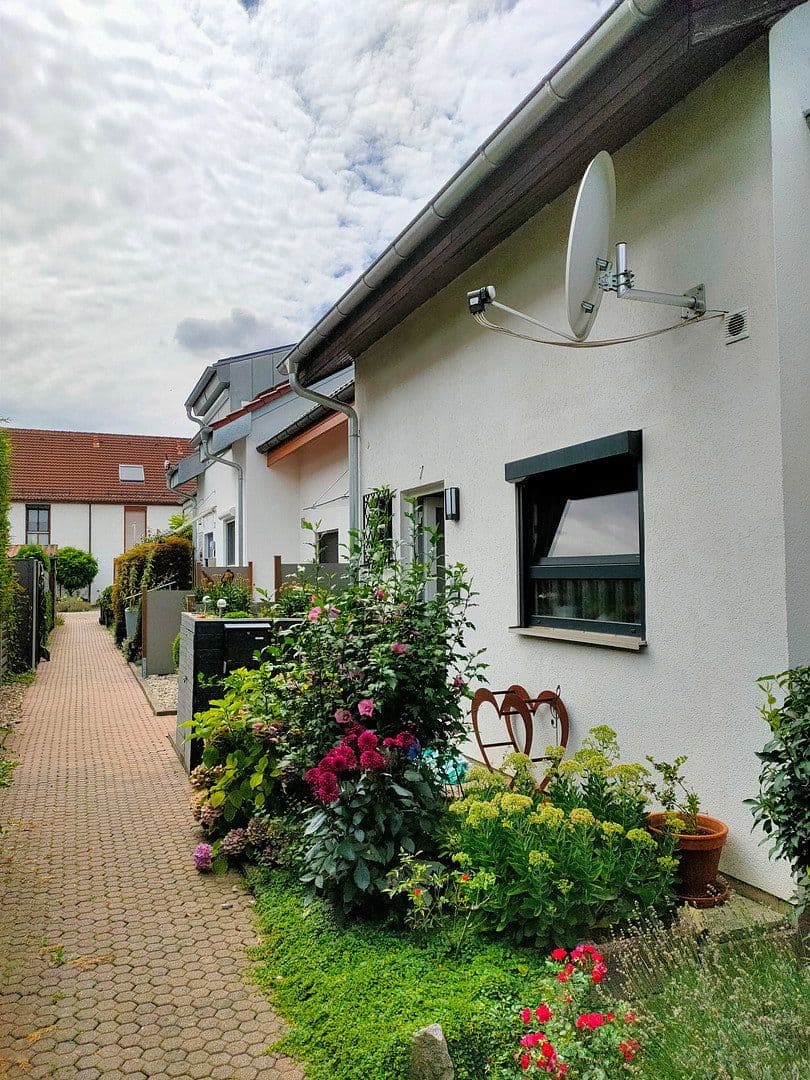 Prodej domu 96 m², pozemek 145 m², Tamm, Bádensko-Württembersko Prodej domu 96 m², pozemek 145 m², Tamm, Bádensko-Württembersko