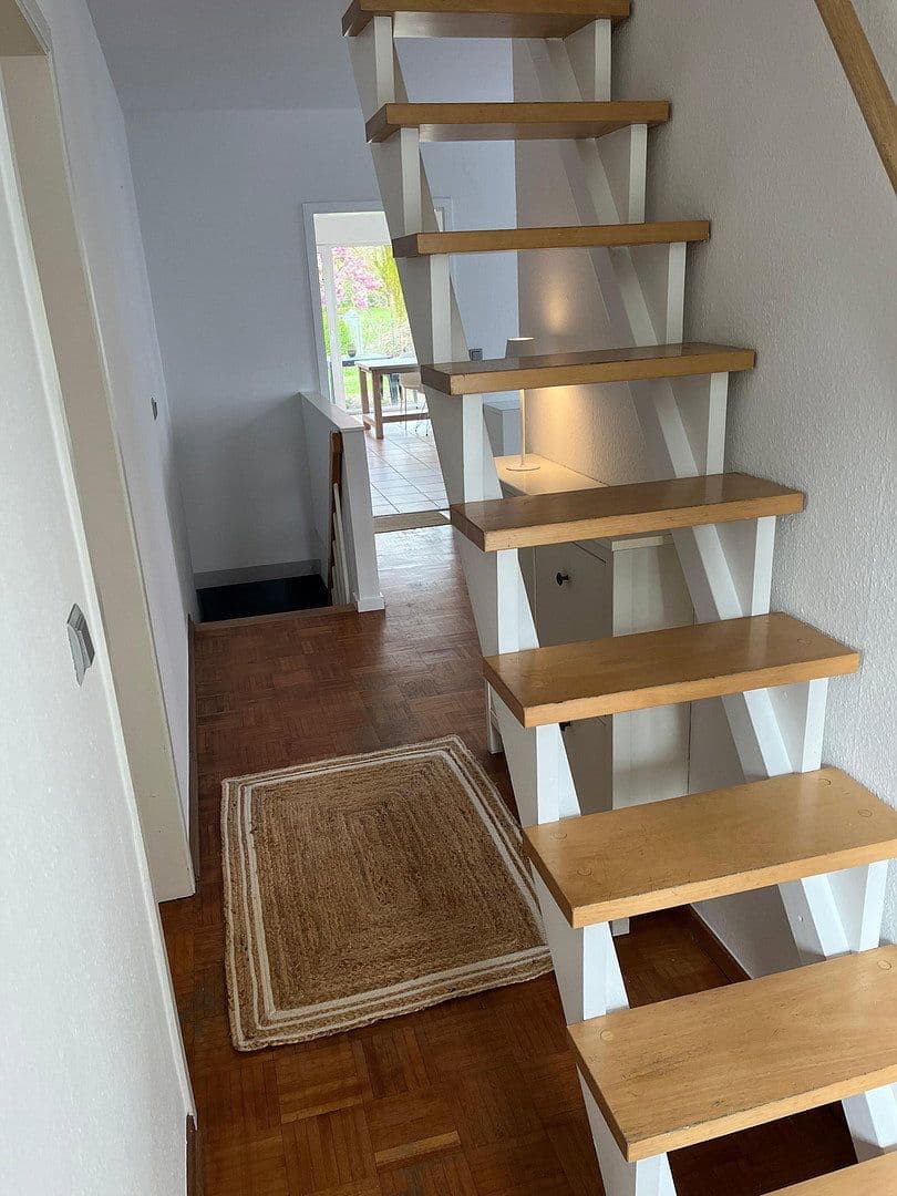 Pronájem bytu 3+1 79 m², Krefeld, Severní Porýní-Vestfálsko Pronájem bytu 3+1 79 m², Krefeld, Severní Porýní-Vestfálsko