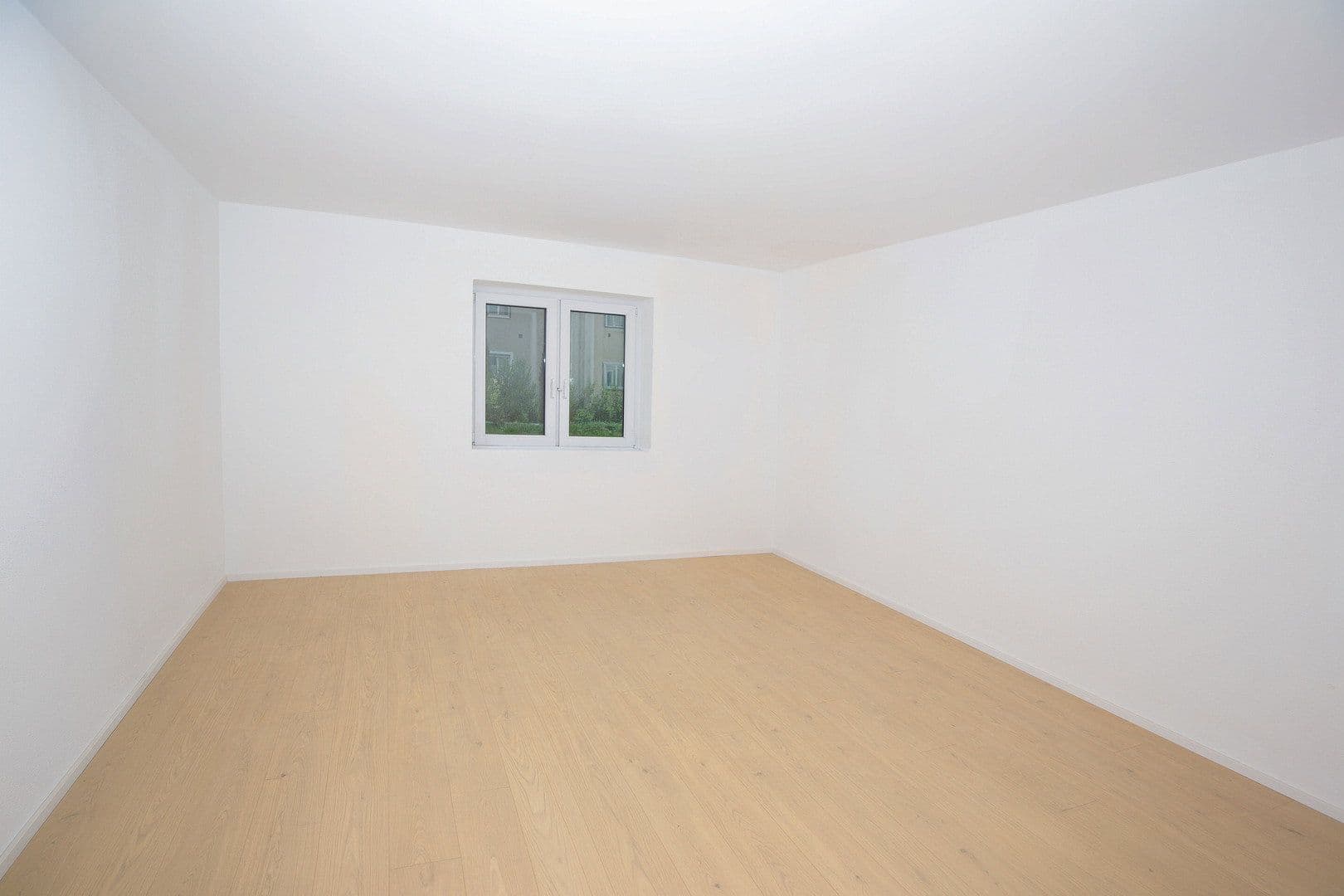 Pronájem bytu 4+1 94 m², Sulzburgstraße 40, Lenningen, Bádensko-Württembersko Pronájem bytu 4+1 94 m², Sulzburgstraße 40, Lenningen, Bádensko-Württembersko