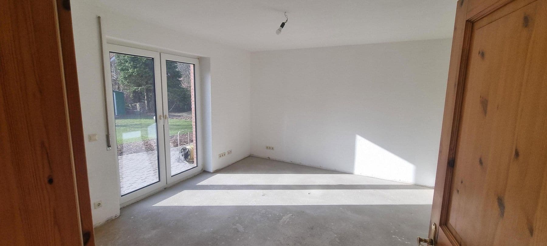 Prodej domu 250 m², pozemek 911 m², Leezen, Šlesvicko-Holštýnsko Prodej domu 250 m², pozemek 911 m², Leezen, Šlesvicko-Holštýnsko