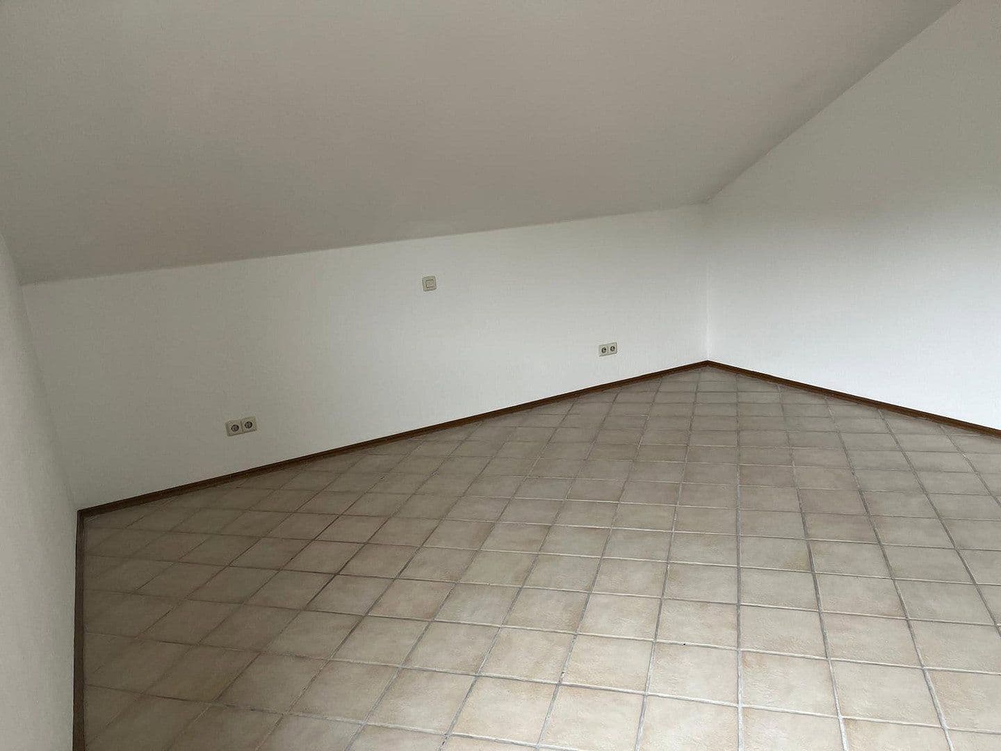 Pronájem bytu 2+1 50 m², Wiesloch, Bádensko-Württembersko Pronájem bytu 2+1 50 m², Wiesloch, Bádensko-Württembersko
