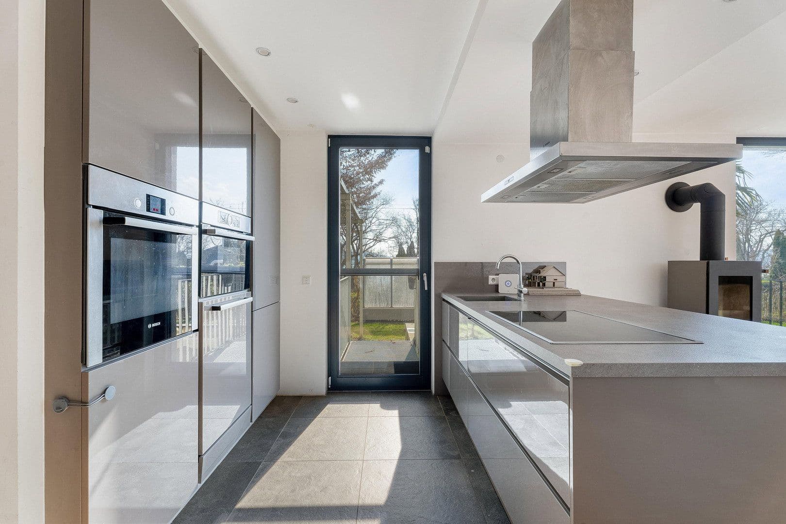Prodej domu 210 m², pozemek 464 m², Allensbach, Bádensko-Württembersko Prodej domu 210 m², pozemek 464 m², Allensbach, Bádensko-Württembersko