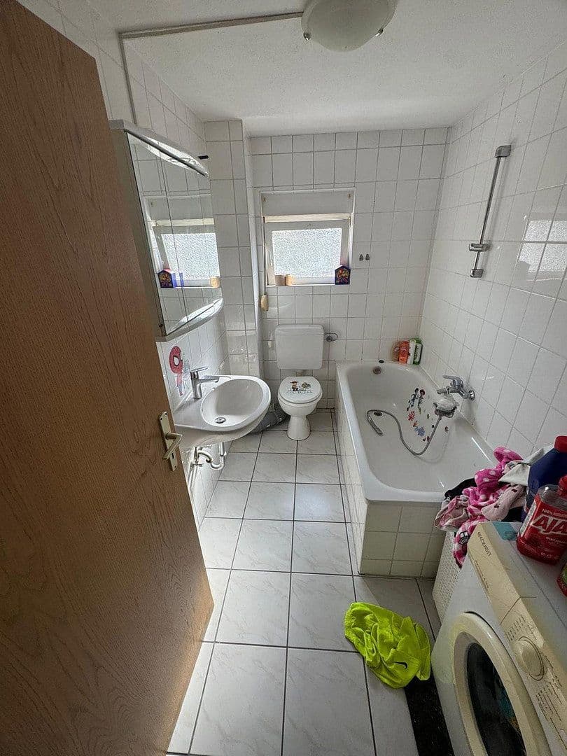 Pronájem bytu 5+1 124 m², Rheinstrasse 93, Münster-Sarmsheim, Porýní-Falc Pronájem bytu 5+1 124 m², Rheinstrasse 93, Münster-Sarmsheim, Porýní-Falc