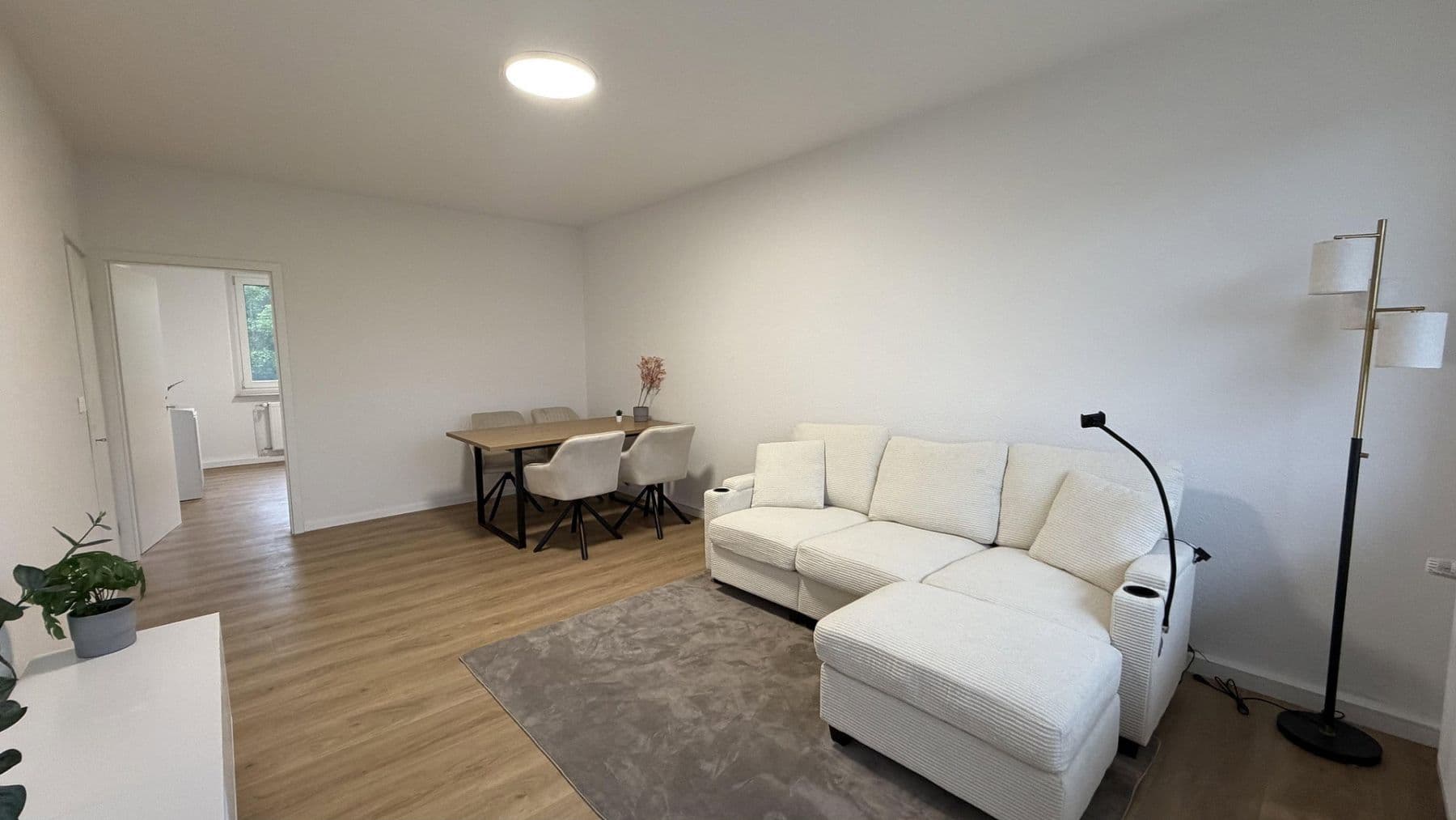 Pronájem bytu 2+1 51 m², Karl-Liebknecht-Ring, Greifswald, Mecklenburg-Vorpommern Pronájem bytu 2+1 51 m², Karl-Liebknecht-Ring, Greifswald, Mecklenburg-Vorpommern
