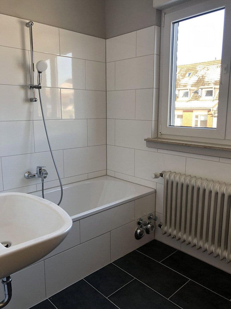 Pronájem bytu 2+1 64 m², Köln-Dünnwald, Severní Porýní-Vestfálsko Pronájem bytu 2+1 64 m², Köln-Dünnwald, Severní Porýní-Vestfálsko
