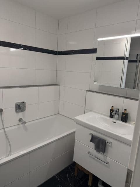 Pronájem bytu 2+kk 67 m², Am Langwieder Bach 21 b, München, Bavorsko Pronájem bytu 2+kk 67 m², Am Langwieder Bach 21 b, München, Bavorsko