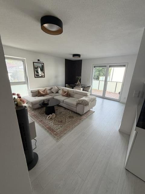 Pronájem bytu 2+kk 67 m², Am Langwieder Bach 21 b, München, Bavorsko Pronájem bytu 2+kk 67 m², Am Langwieder Bach 21 b, München, Bavorsko