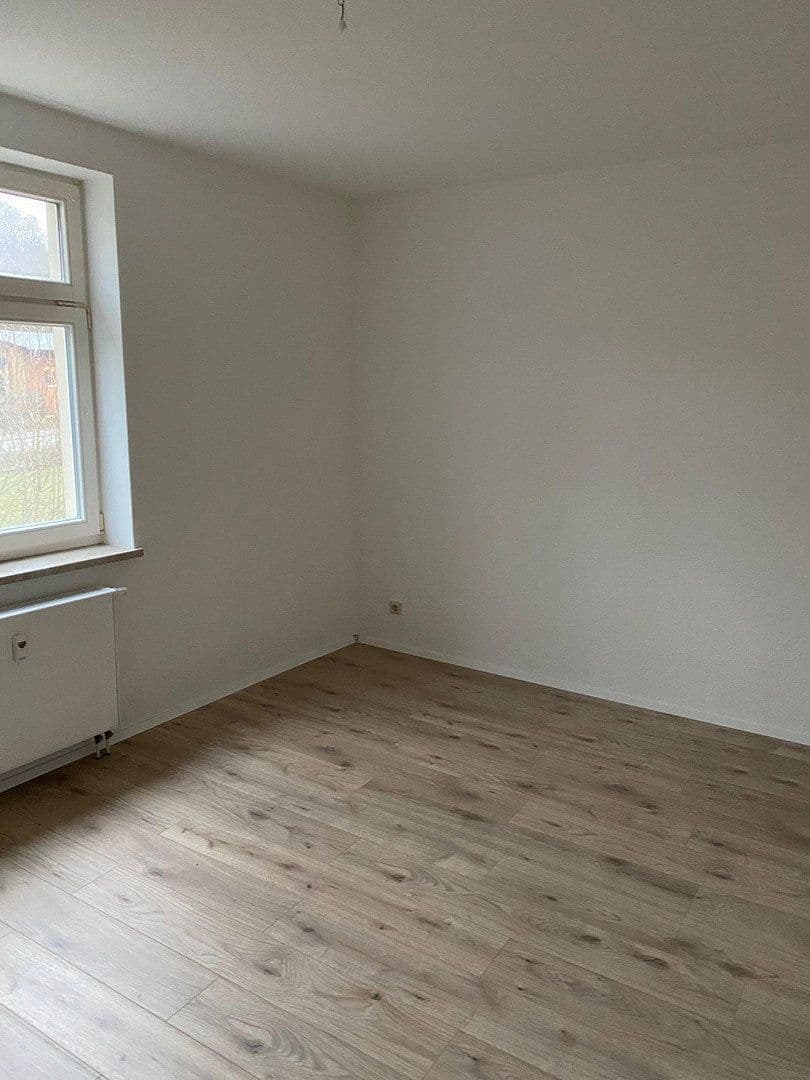 Pronájem bytu 2+1 58 m², Bahnhofstraße 4, Reichenbach, Sasko Pronájem bytu 2+1 58 m², Bahnhofstraße 4, Reichenbach, Sasko