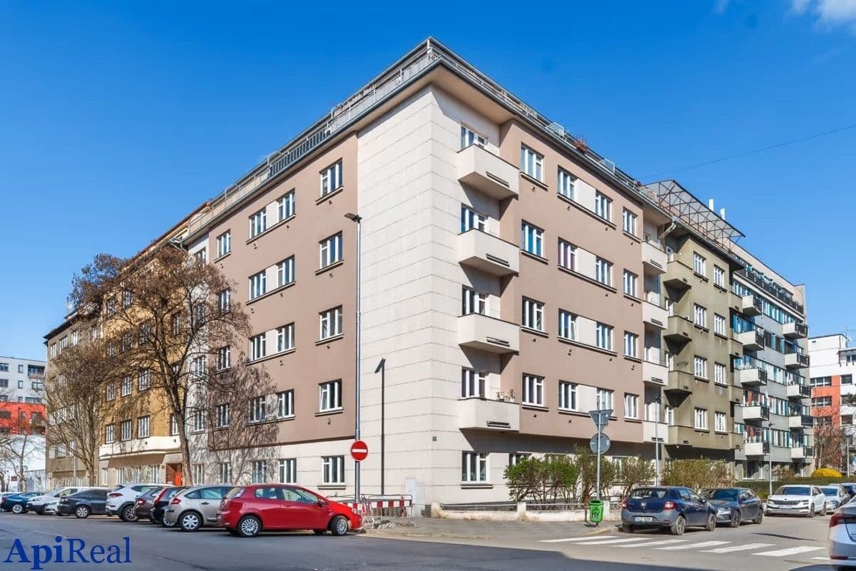 Prodej bytu 2+kk 50 m², Kloboučnická, Praha, Praha Prodej bytu 2+kk 50 m², Kloboučnická, Praha, Praha
