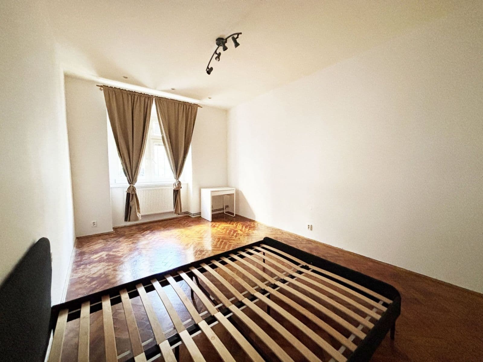 Pronájem bytu 1+1 48 m², Chrudimská, Praha, Praha Pronájem bytu 1+1 48 m², Chrudimská, Praha, Praha