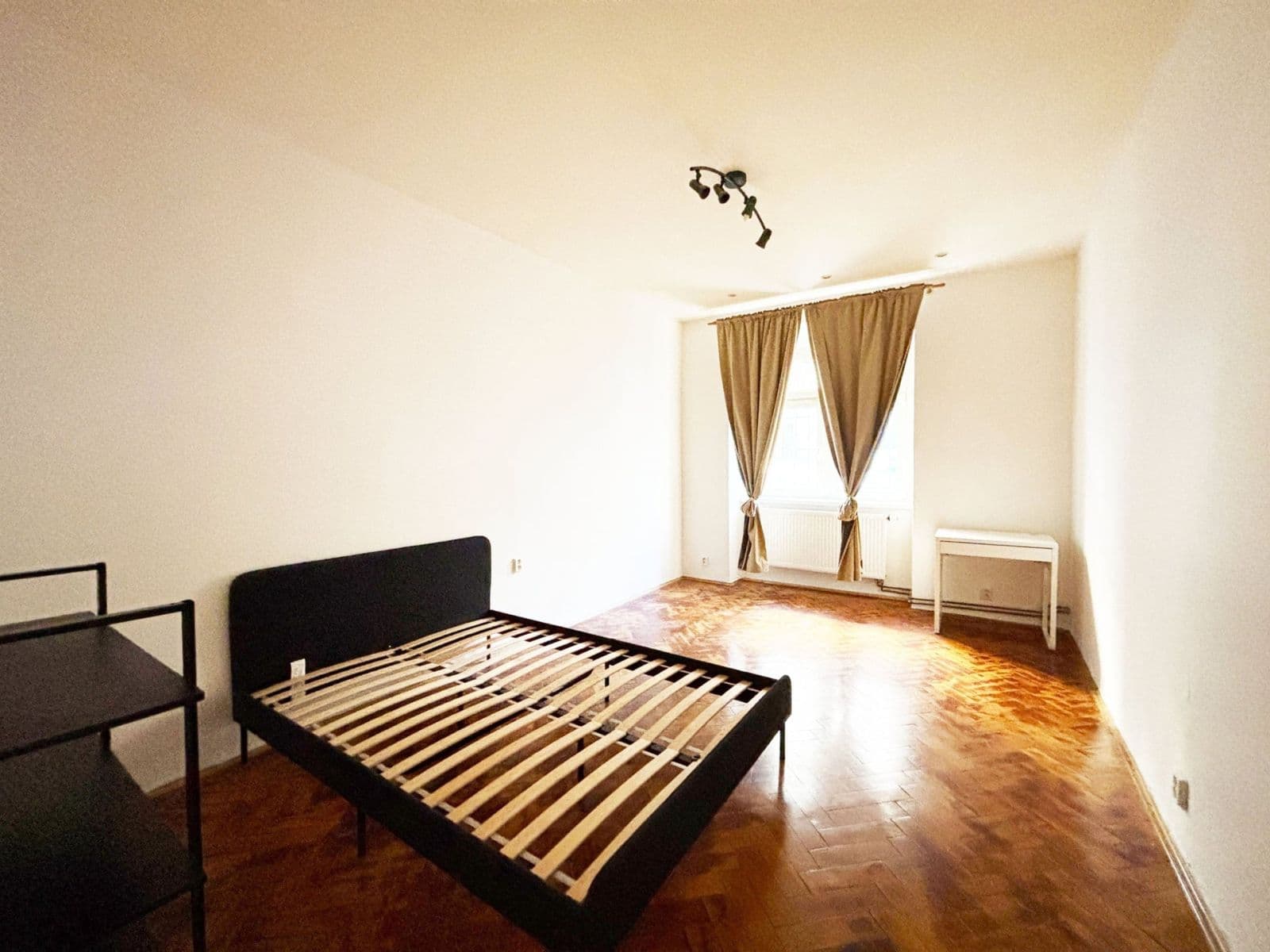 Pronájem bytu 1+1 48 m², Chrudimská, Praha, Praha Pronájem bytu 1+1 48 m², Chrudimská, Praha, Praha