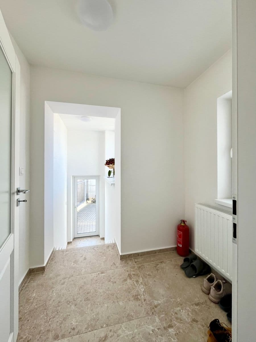 Pronájem bytu 3+1 80 m², J. Hollého, Dolné Kočkovce, Trenčiansky kraj Pronájem bytu 3+1 80 m², J. Hollého, Dolné Kočkovce, Trenčiansky kraj