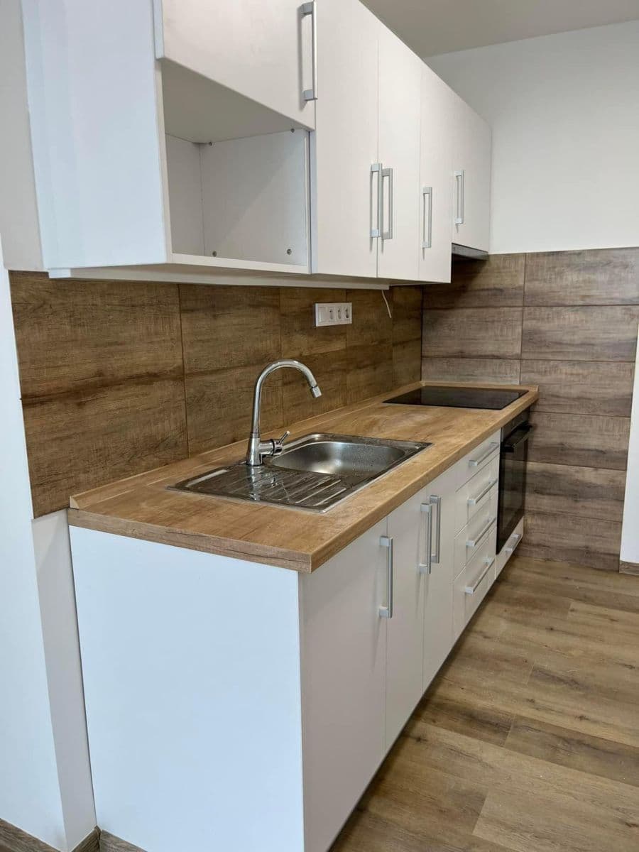 Prodej bytu 2+kk 45 m², Veslařská, Mělník, Středočeský kraj Prodej bytu 2+kk 45 m², Veslařská, Mělník, Středočeský kraj