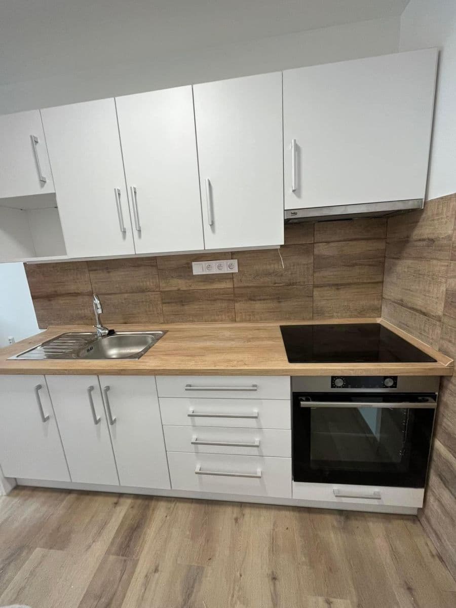 Prodej bytu 2+kk 45 m², Veslařská, Mělník, Středočeský kraj Prodej bytu 2+kk 45 m², Veslařská, Mělník, Středočeský kraj