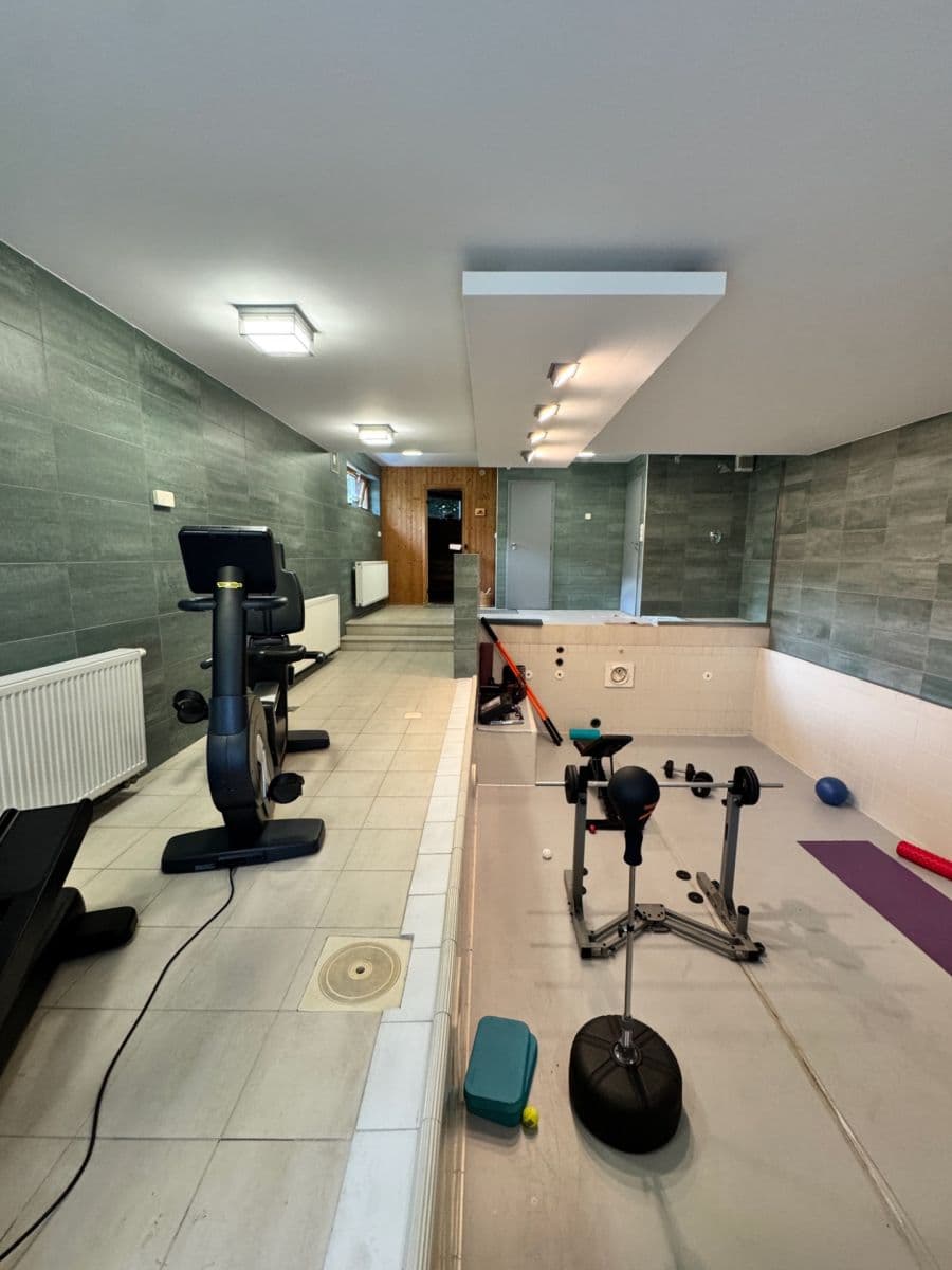Pronájem bytu 3+1 140 m², Pod Bôrikom, Bratislava - mestská časť Staré Mesto, Bratislavský kraj Pronájem bytu 3+1 140 m², Pod Bôrikom, Bratislava - mestská časť Staré Mesto, Bratislavský kraj