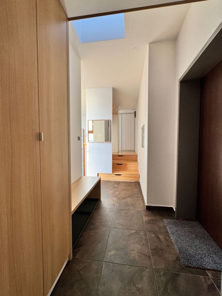 Pronájem bytu 3+1 140 m², Pod Bôrikom, Bratislava - mestská časť Staré Mesto, Bratislavský kraj Pronájem bytu 3+1 140 m², Pod Bôrikom, Bratislava - mestská časť Staré Mesto, Bratislavský kraj