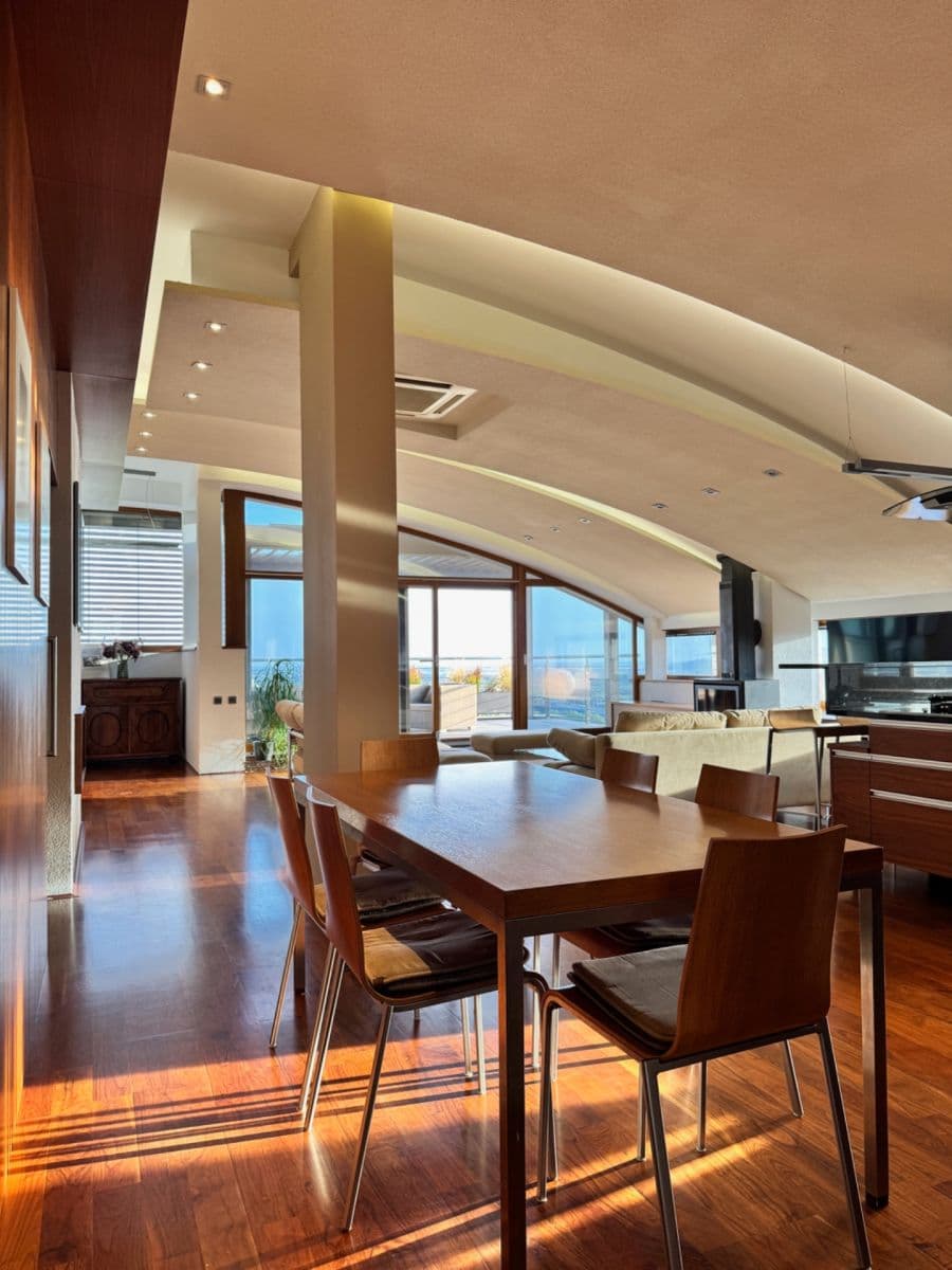 Pronájem bytu 3+1 140 m², Pod Bôrikom, Bratislava - mestská časť Staré Mesto, Bratislavský kraj Pronájem bytu 3+1 140 m², Pod Bôrikom, Bratislava - mestská časť Staré Mesto, Bratislavský kraj