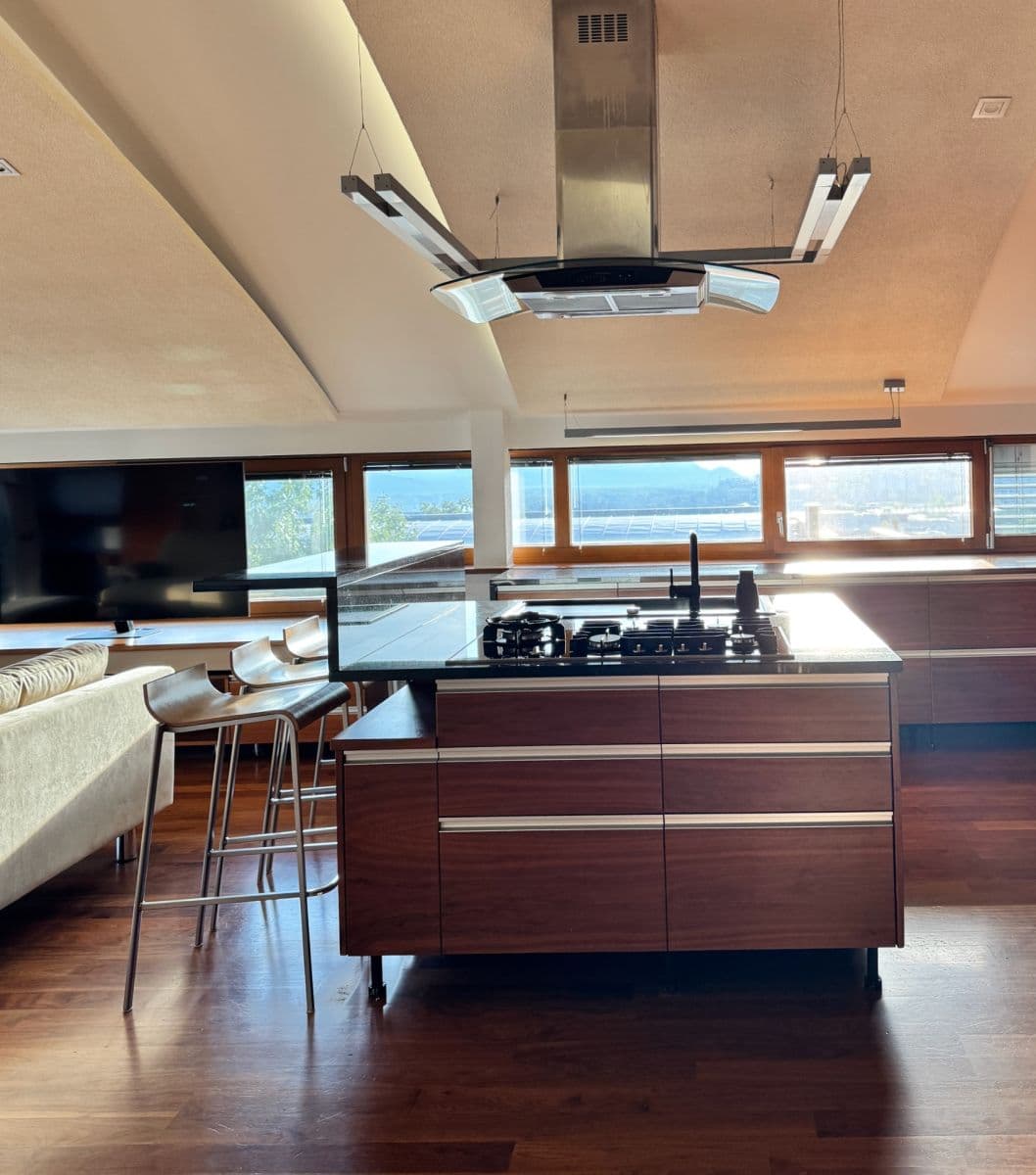 Pronájem bytu 3+1 140 m², Pod Bôrikom, Bratislava - mestská časť Staré Mesto, Bratislavský kraj Pronájem bytu 3+1 140 m², Pod Bôrikom, Bratislava - mestská časť Staré Mesto, Bratislavský kraj