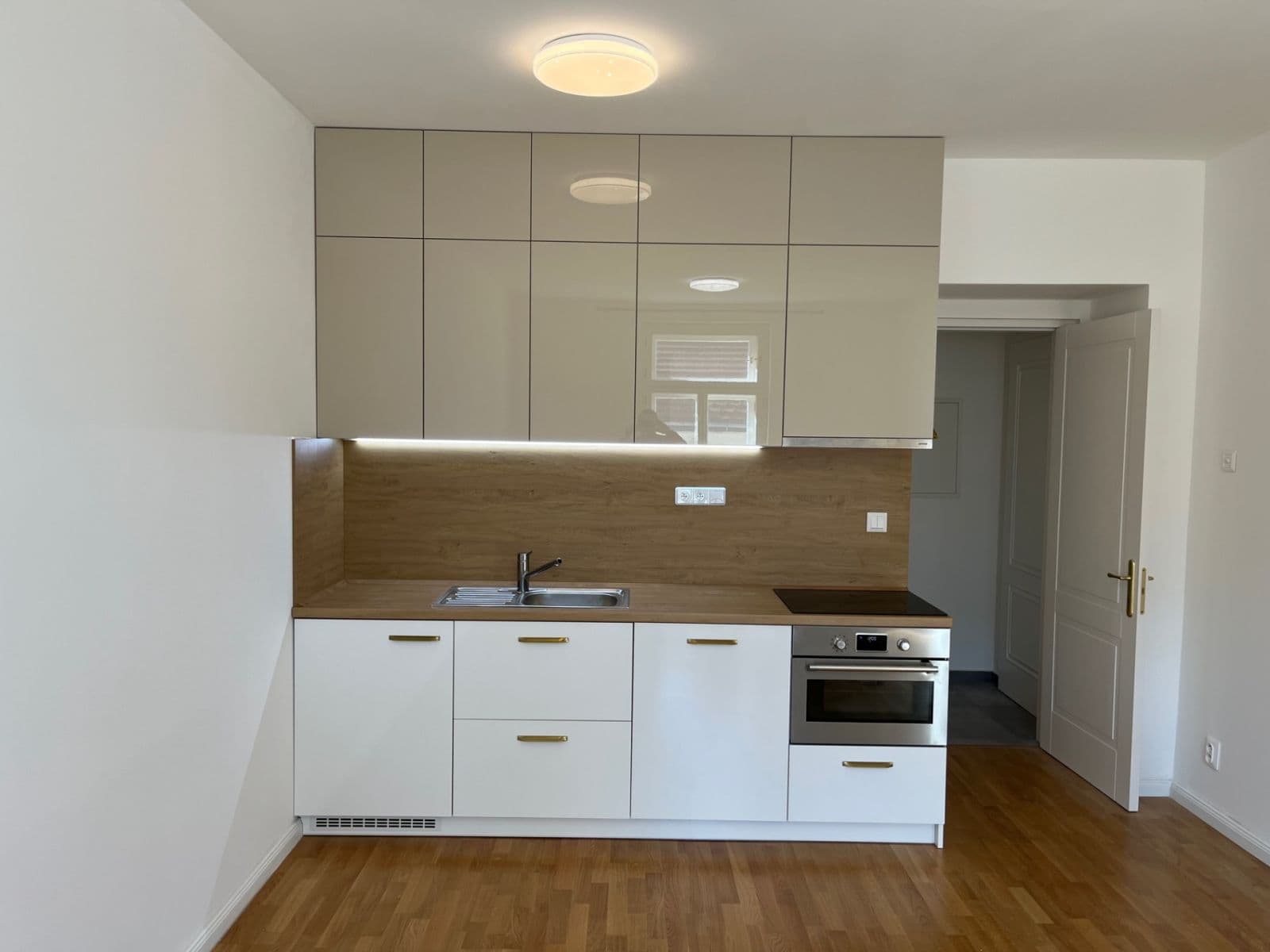 Pronájem bytu 1+kk 31 m², Rubešova, Praha, Praha Pronájem bytu 1+kk 31 m², Rubešova, Praha, Praha