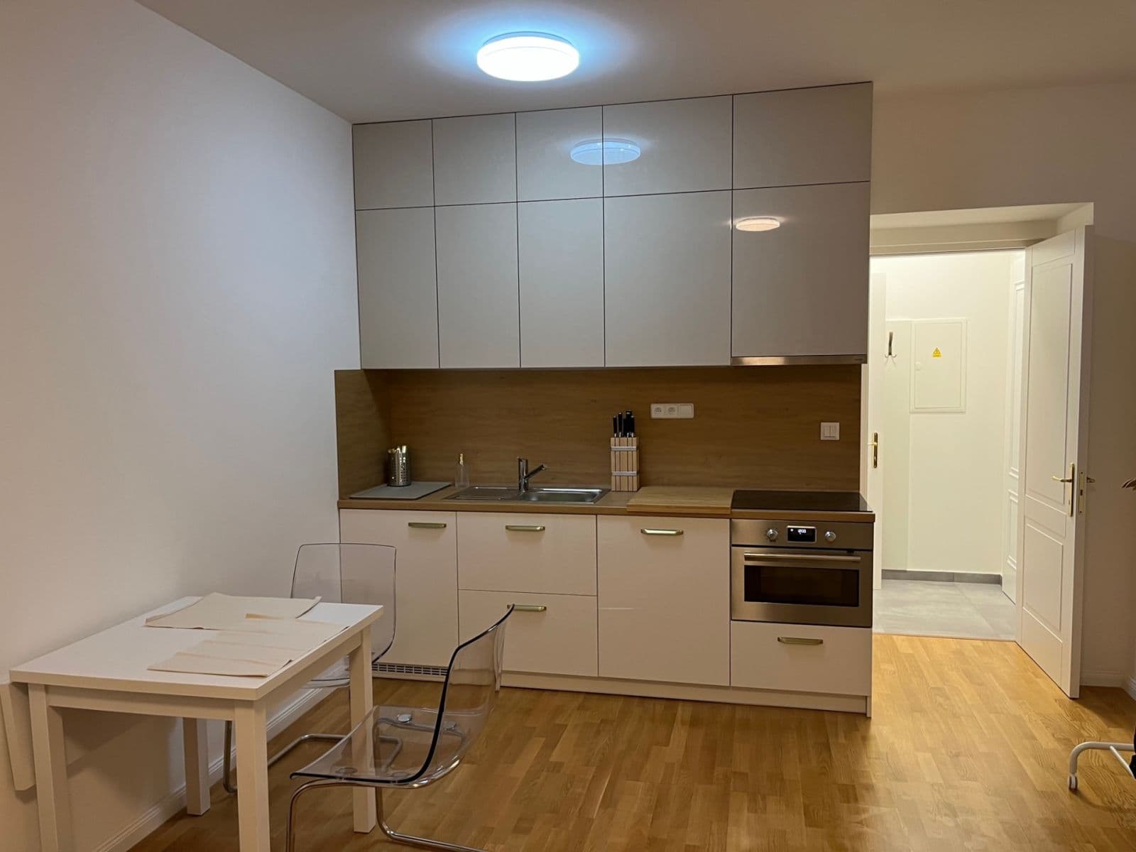 Pronájem bytu 1+kk 31 m², Rubešova, Praha, Praha Pronájem bytu 1+kk 31 m², Rubešova, Praha, Praha