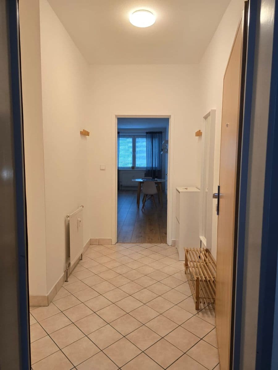 Pronájem bytu Garsoniéra 43 m², Papraďová, Ružinov, Bratislavský kraj Pronájem bytu Garsoniéra 43 m², Papraďová, Ružinov, Bratislavský kraj