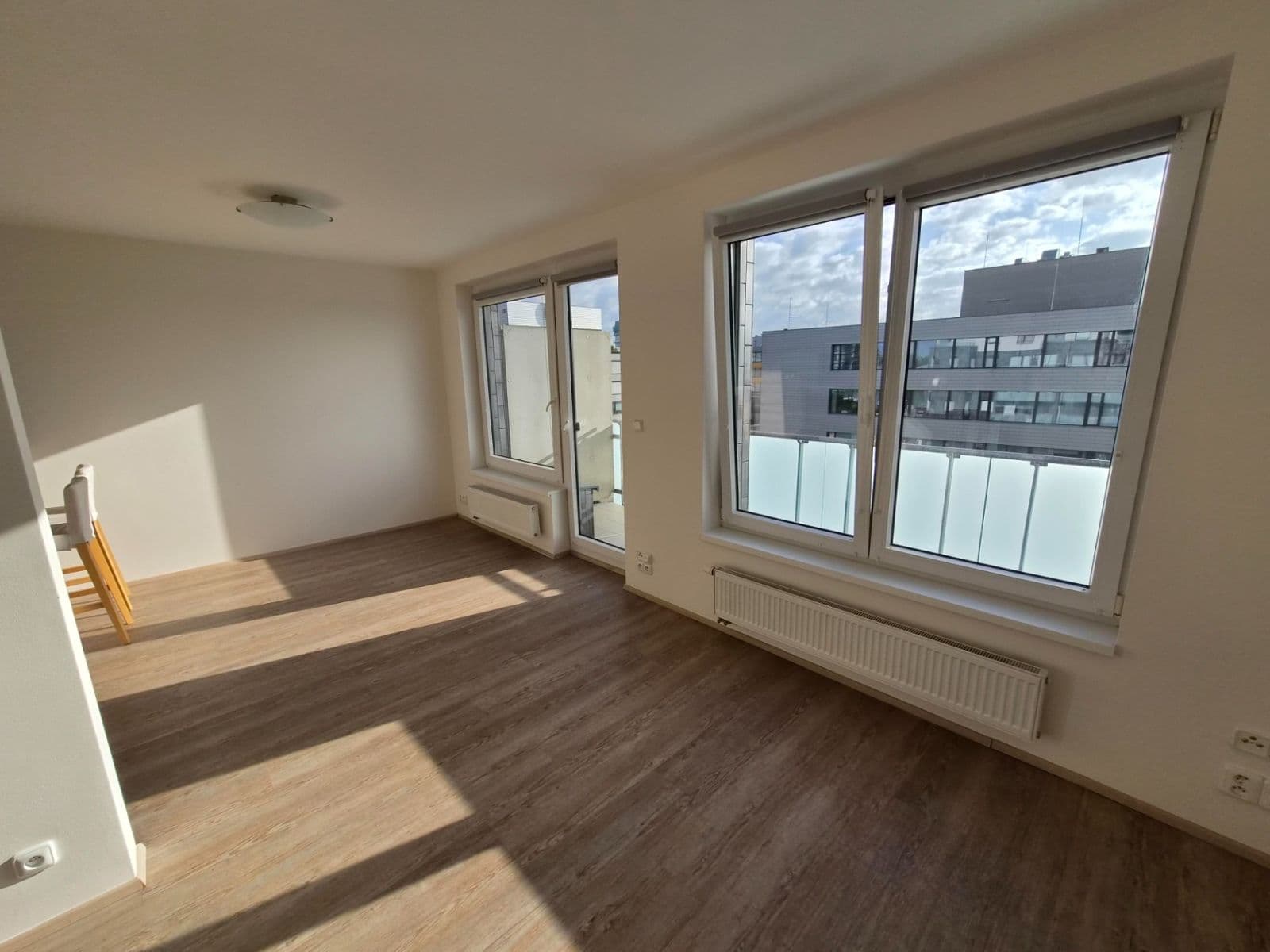 Pronájem bytu 1+kk 54 m², Praha, Praha Pronájem bytu 1+kk 54 m², Praha, Praha