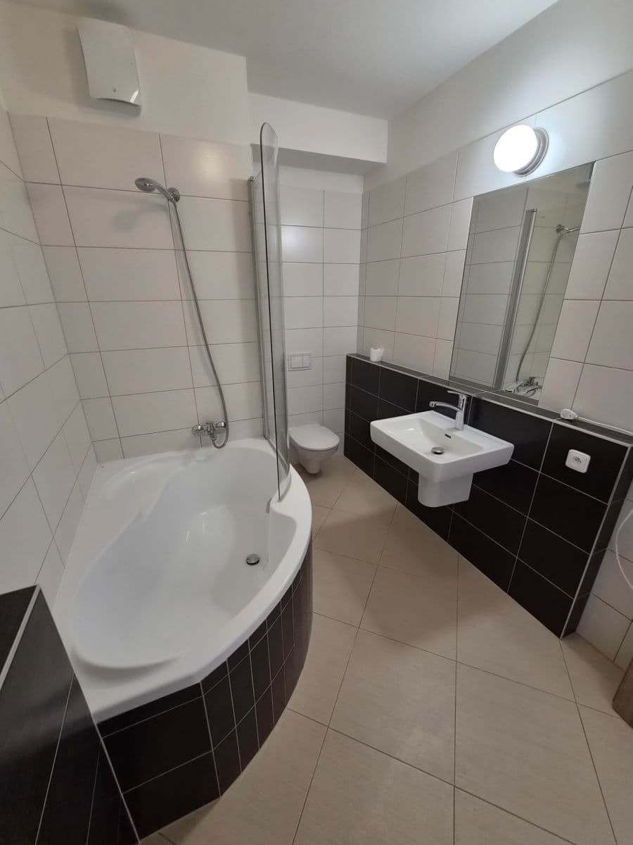Pronájem bytu 1+kk 54 m², Praha, Praha Pronájem bytu 1+kk 54 m², Praha, Praha