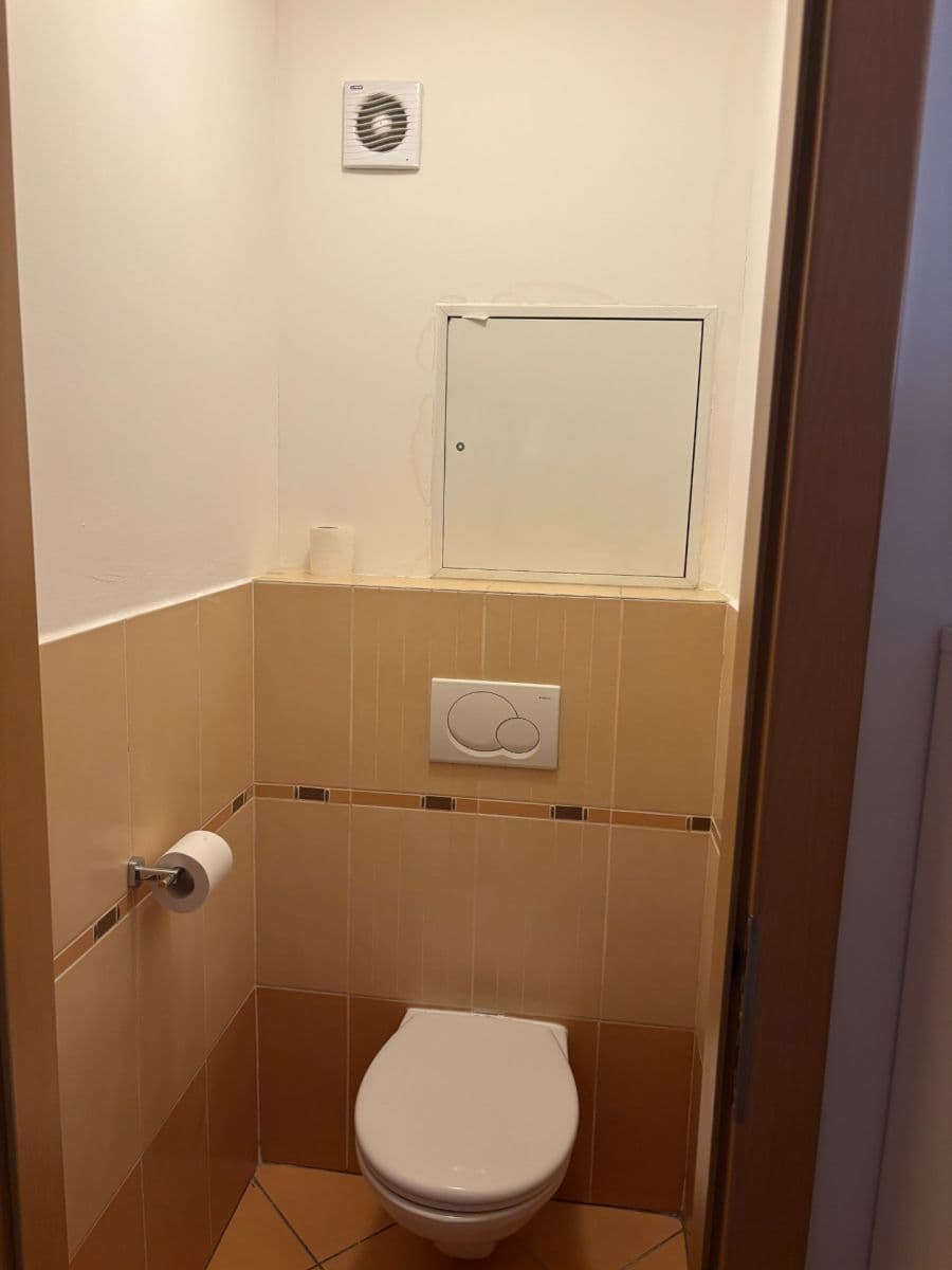 Pronájem bytu 2+1 58 m², Lihovarská, Praha, Praha Pronájem bytu 2+1 58 m², Lihovarská, Praha, Praha