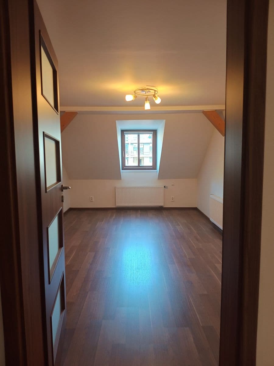Pronájem bytu 3+kk 100 m², 8. března, Liberec, Liberecký kraj Pronájem bytu 3+kk 100 m², 8. března, Liberec, Liberecký kraj