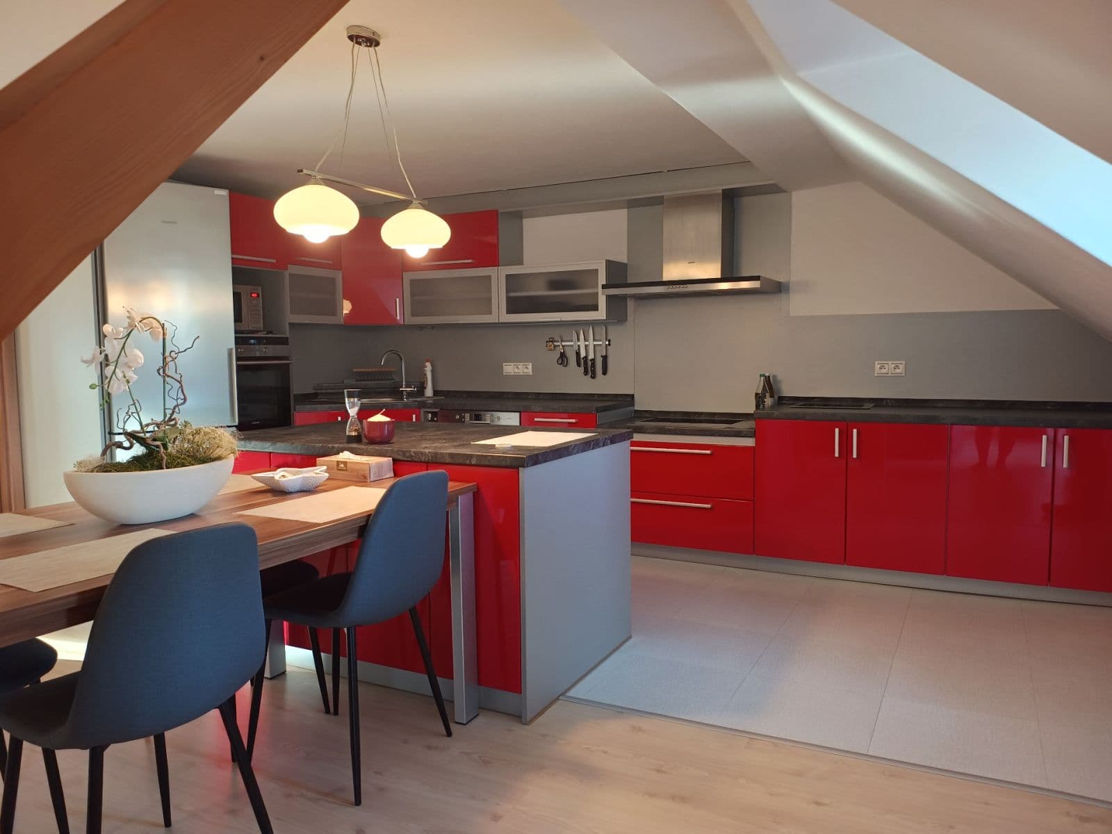 Pronájem bytu 3+kk 100 m², 8. března, Liberec, Liberecký kraj Pronájem bytu 3+kk 100 m², 8. března, Liberec, Liberecký kraj
