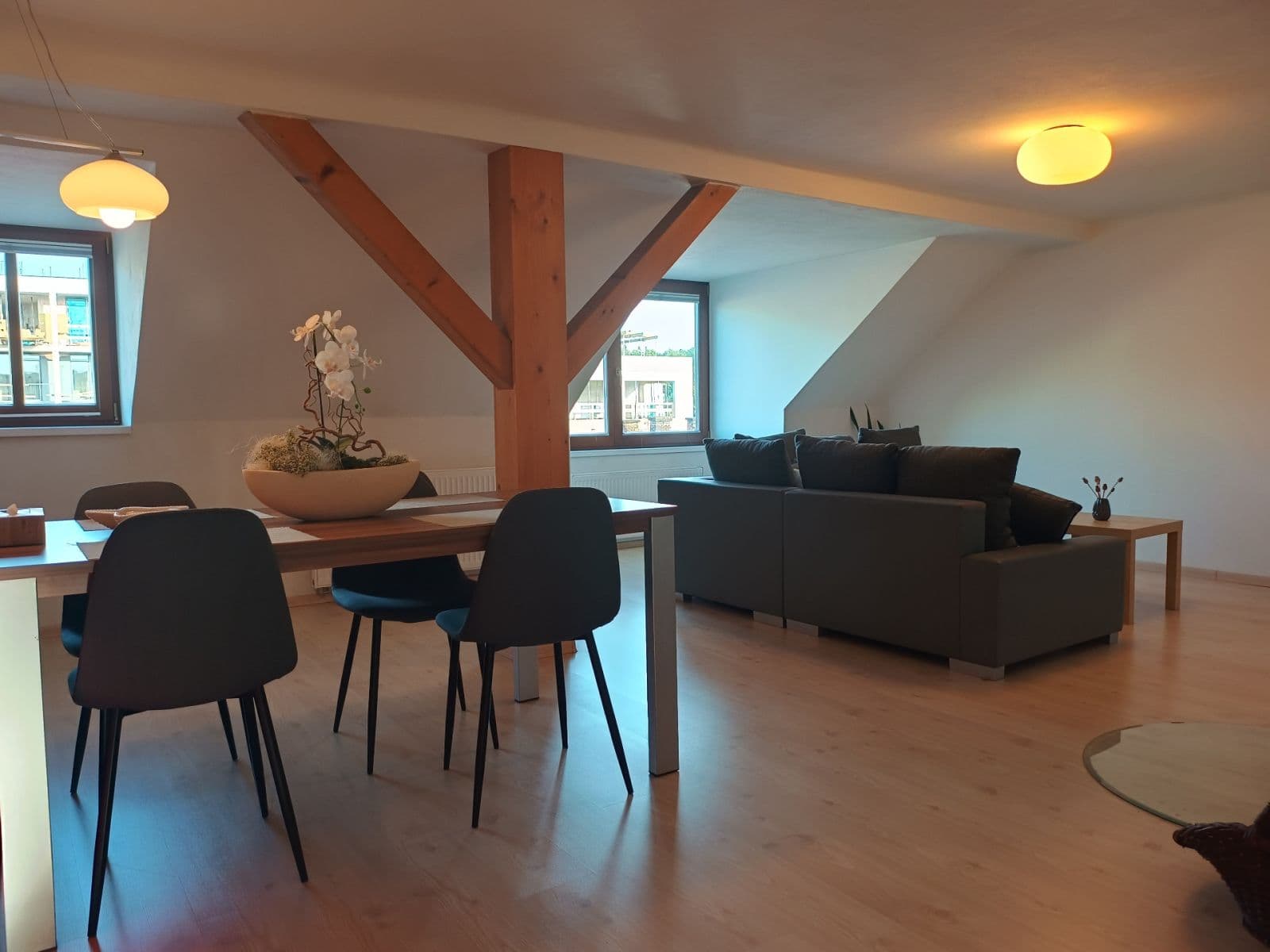 Pronájem bytu 3+kk 100 m², 8. března, Liberec, Liberecký kraj Pronájem bytu 3+kk 100 m², 8. března, Liberec, Liberecký kraj