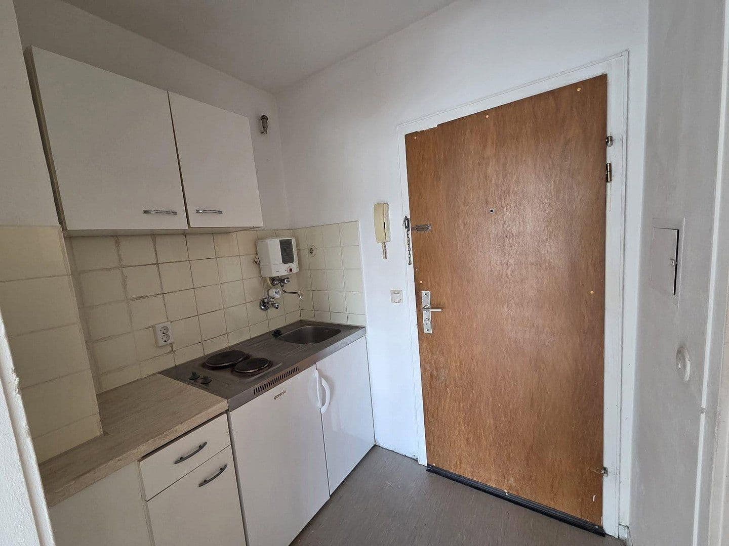 Pronájem bytu 2+1 55 m², Langer Weg 1, Eschborn, Hessen Pronájem bytu 2+1 55 m², Langer Weg 1, Eschborn, Hessen
