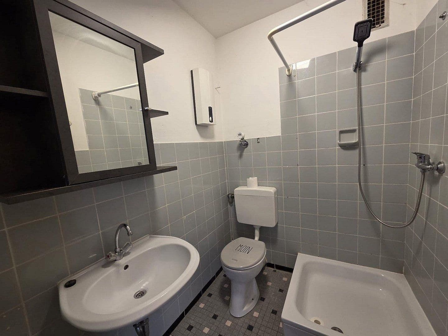 Pronájem bytu 2+1 55 m², Langer Weg 1, Eschborn, Hessen Pronájem bytu 2+1 55 m², Langer Weg 1, Eschborn, Hessen