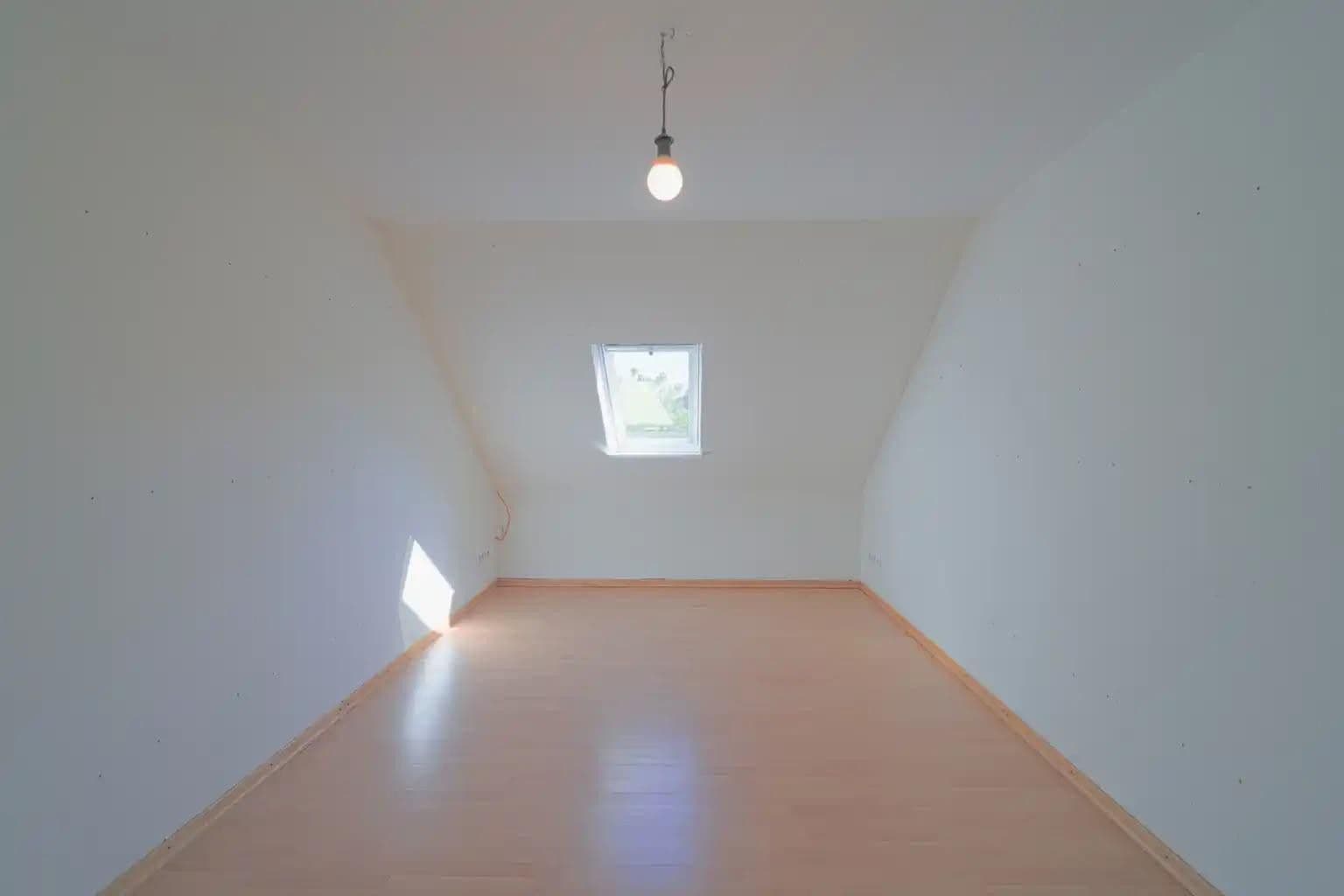 Prodej domu 280 m², pozemek 769 m², Bergen, Dolní Sasko Prodej domu 280 m², pozemek 769 m², Bergen, Dolní Sasko