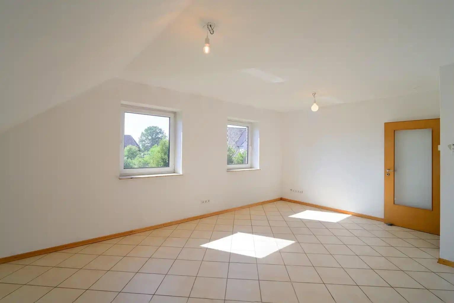 Prodej domu 280 m², pozemek 769 m², Bergen, Dolní Sasko Prodej domu 280 m², pozemek 769 m², Bergen, Dolní Sasko