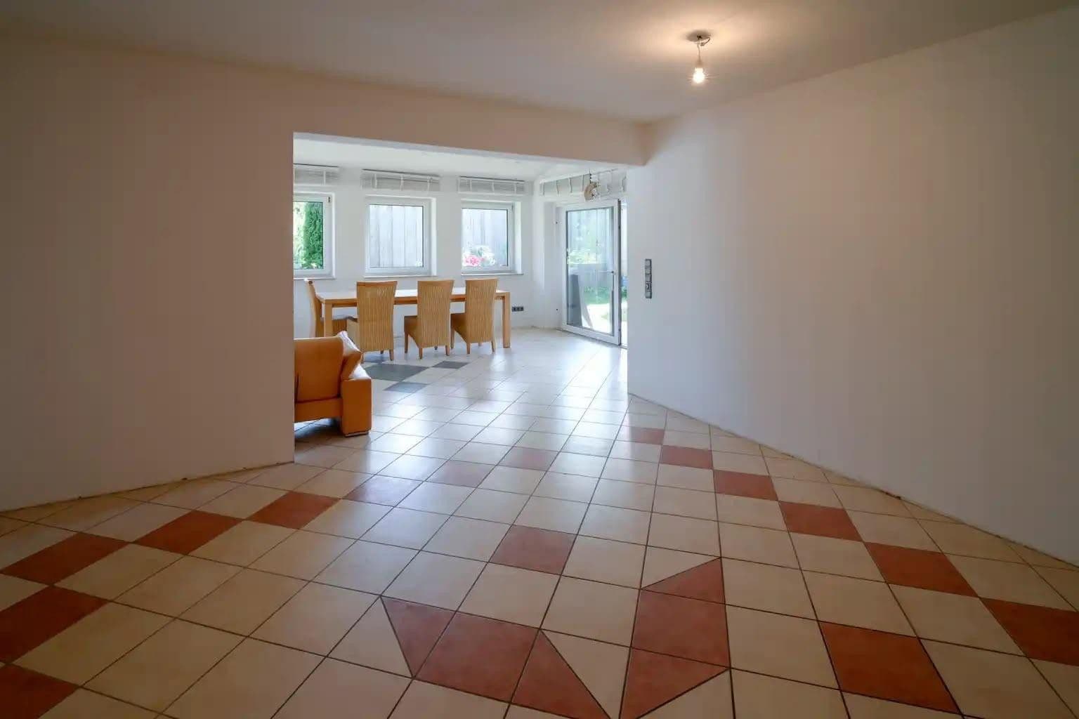 Prodej domu 280 m², pozemek 769 m², Bergen, Dolní Sasko Prodej domu 280 m², pozemek 769 m², Bergen, Dolní Sasko