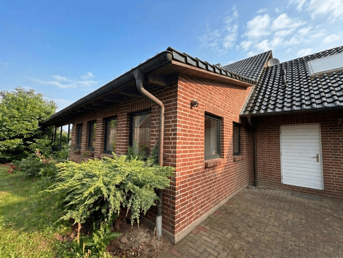 Prodej domu 280 m², pozemek 769 m², Bergen, Dolní Sasko Prodej domu 280 m², pozemek 769 m², Bergen, Dolní Sasko