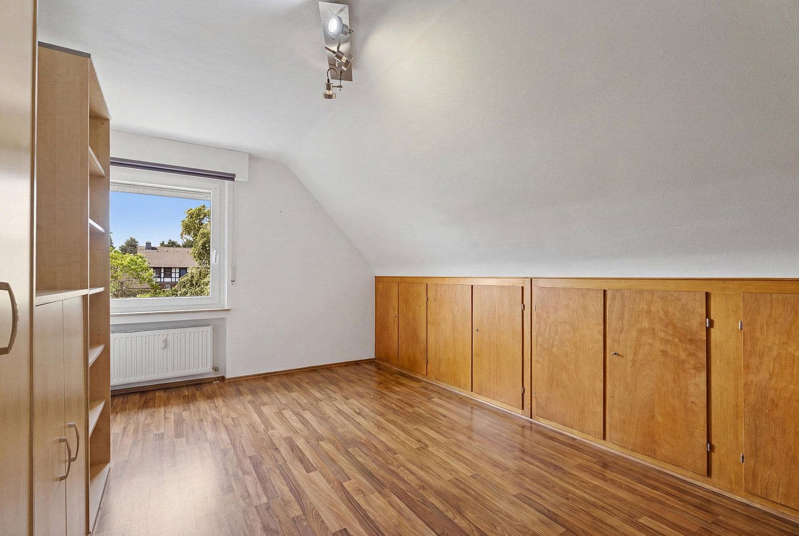 Prodej domu 137 m², pozemek 1.597 m², Hürtgenwald, Severní Porýní-Vestfálsko Prodej domu 137 m², pozemek 1.597 m², Hürtgenwald, Severní Porýní-Vestfálsko