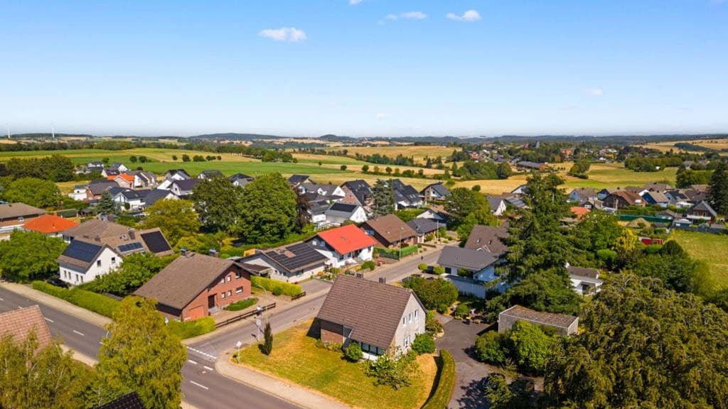 Prodej domu 137 m², pozemek 1.597 m², Hürtgenwald, Severní Porýní-Vestfálsko Prodej domu 137 m², pozemek 1.597 m², Hürtgenwald, Severní Porýní-Vestfálsko