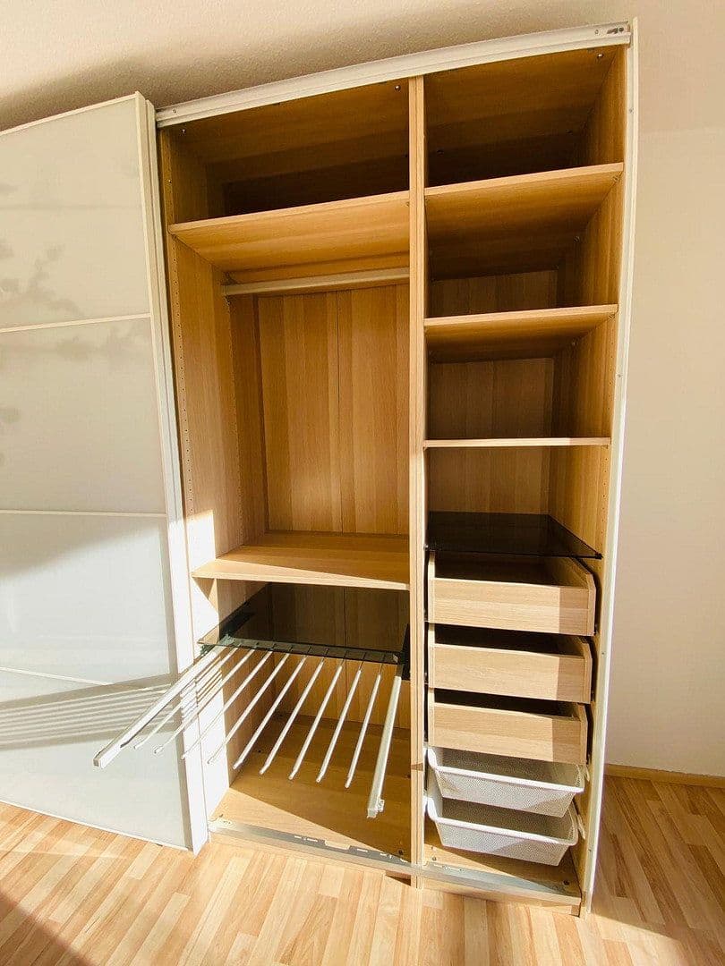 Pronájem bytu 3+1 89 m², Johanneskirchner Straße 138, München, Bavorsko Pronájem bytu 3+1 89 m², Johanneskirchner Straße 138, München, Bavorsko
