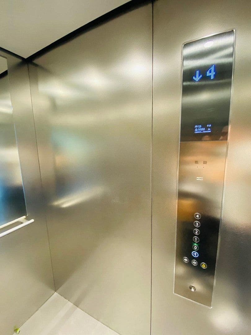 Pronájem bytu 3+1 89 m², Johanneskirchner Straße 138, München, Bavorsko Pronájem bytu 3+1 89 m², Johanneskirchner Straße 138, München, Bavorsko