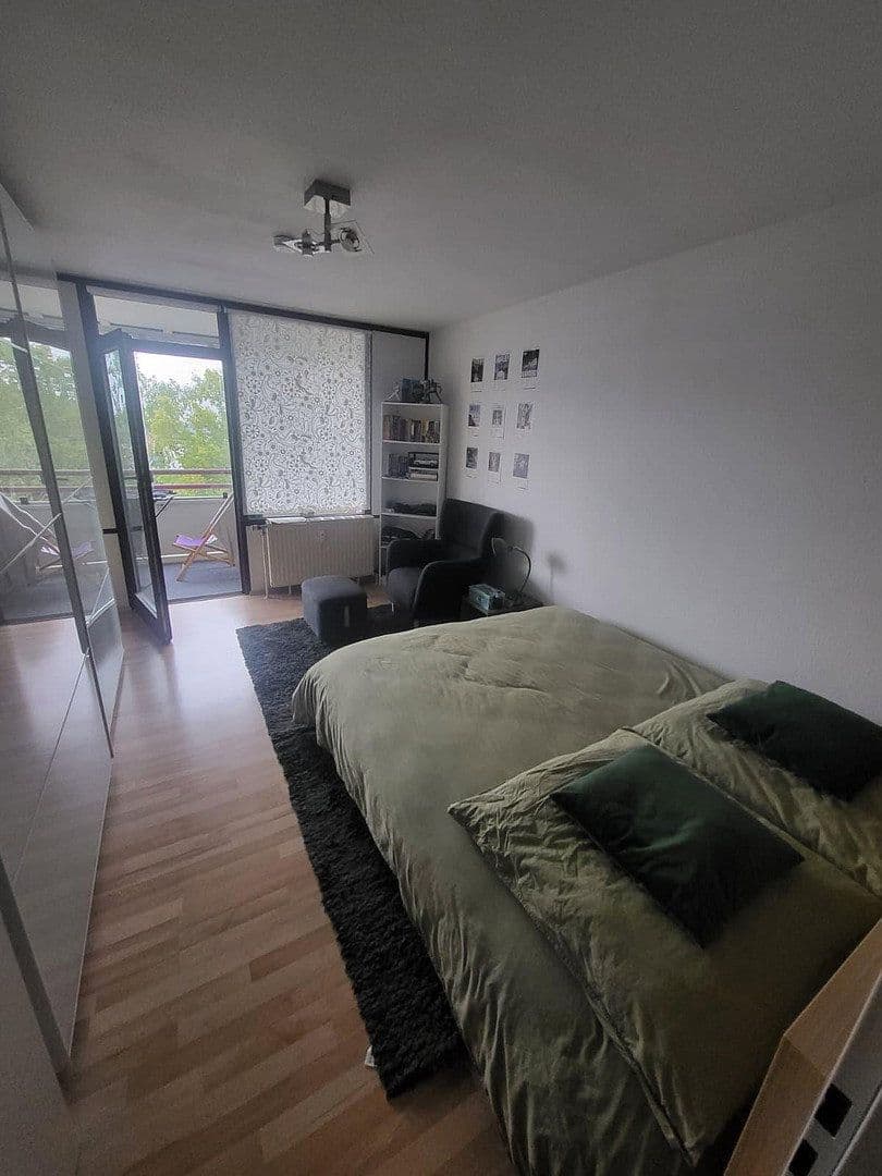 Pronájem bytu 3+1 89 m², Johanneskirchner Straße 138, München, Bavorsko Pronájem bytu 3+1 89 m², Johanneskirchner Straße 138, München, Bavorsko