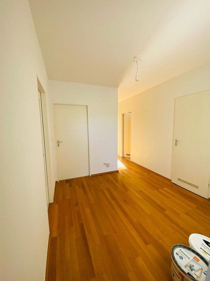 Pronájem bytu 3+1 89 m², Johanneskirchner Straße 138, München, Bavorsko Pronájem bytu 3+1 89 m², Johanneskirchner Straße 138, München, Bavorsko
