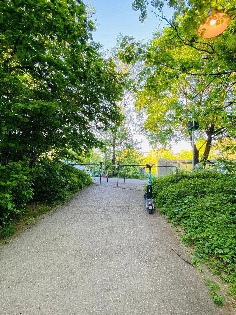 Pronájem bytu 3+1 89 m², Johanneskirchner Straße 138, München, Bavorsko Pronájem bytu 3+1 89 m², Johanneskirchner Straße 138, München, Bavorsko