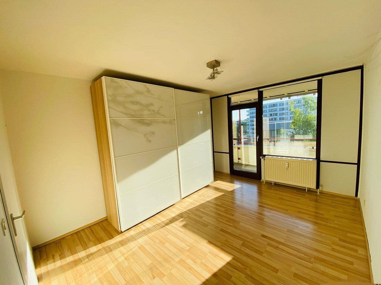 Pronájem bytu 3+1 89 m², Johanneskirchner Straße 138, München, Bavorsko Pronájem bytu 3+1 89 m², Johanneskirchner Straße 138, München, Bavorsko