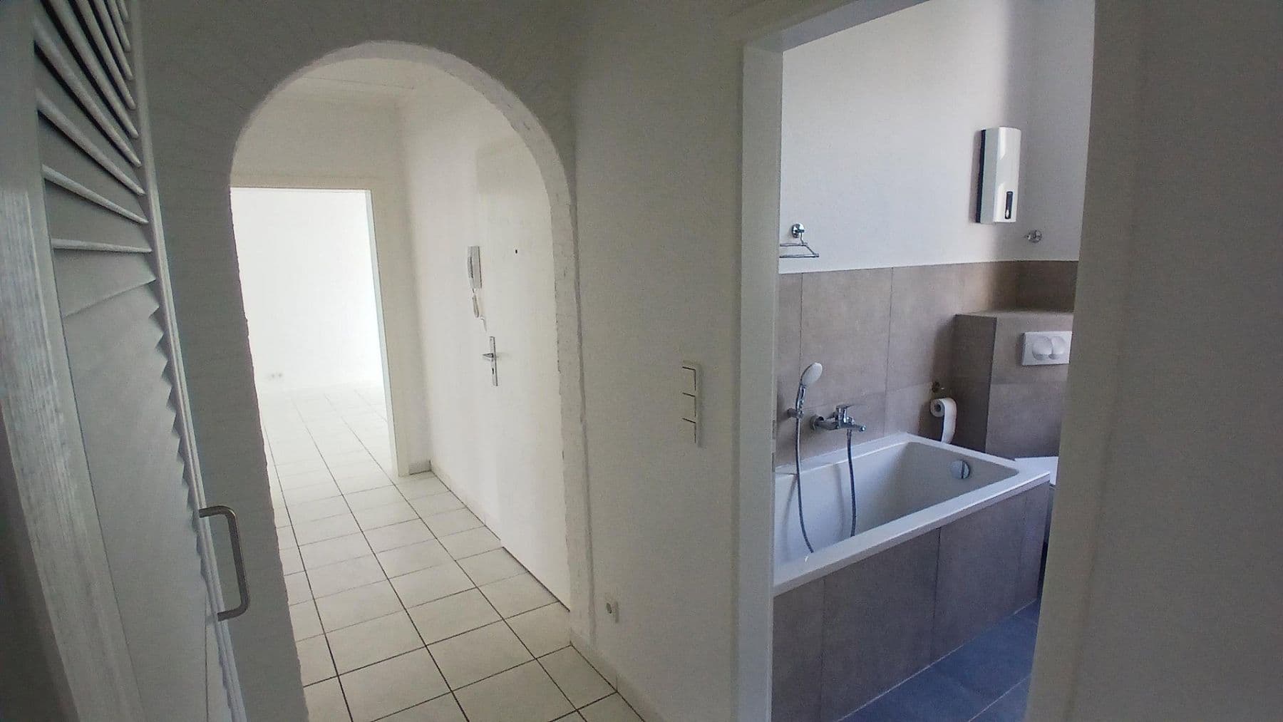 Pronájem bytu 3+1 89 m², Voswinckelstraße 23, Wuppertal, Severní Porýní-Vestfálsko Pronájem bytu 3+1 89 m², Voswinckelstraße 23, Wuppertal, Severní Porýní-Vestfálsko