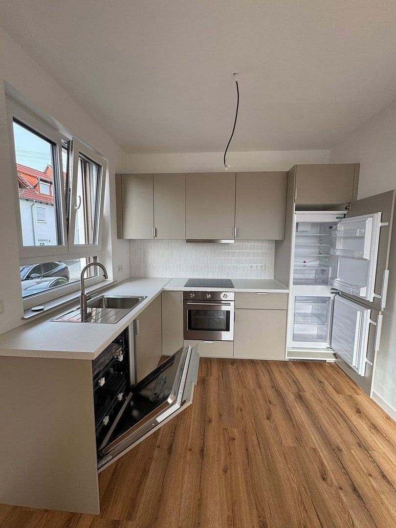 Pronájem bytu 4+1 99 m², Flörsheim, Hessen Pronájem bytu 4+1 99 m², Flörsheim, Hessen