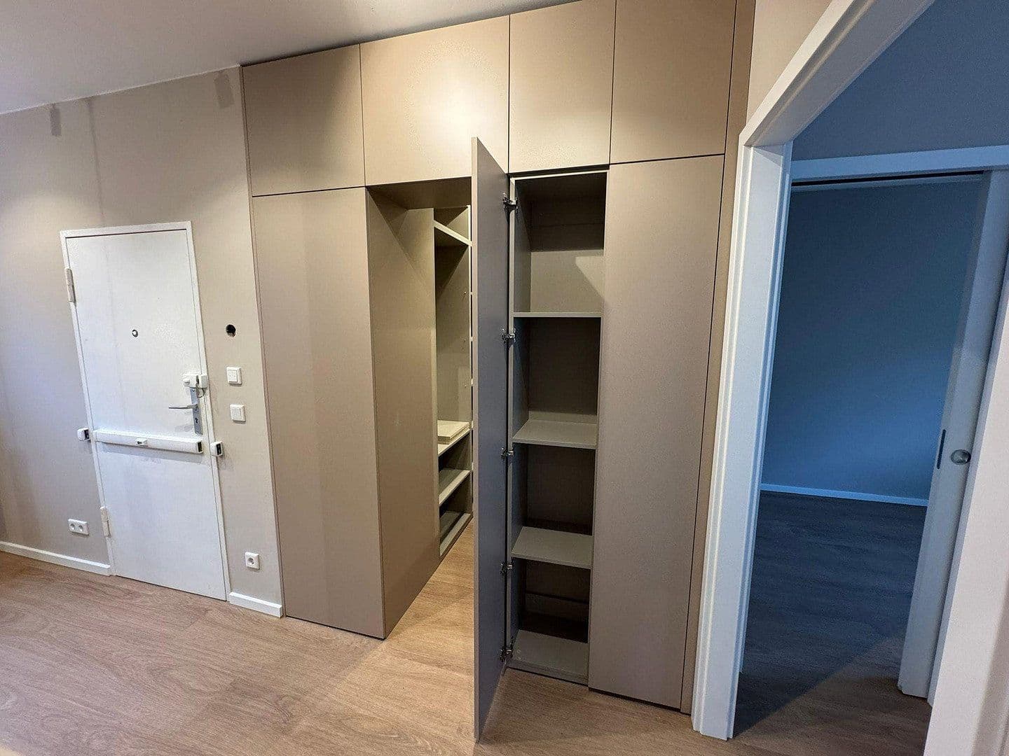 Pronájem bytu 2+1 50 m², Gotha-Allee 36, Berlin, Berlín Pronájem bytu 2+1 50 m², Gotha-Allee 36, Berlin, Berlín
