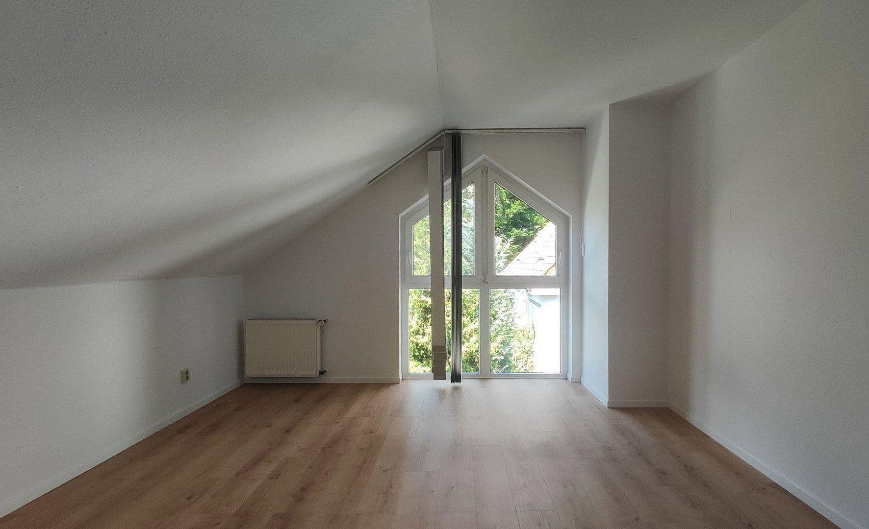 Pronájem domu 107 m², pozemek 1.080 m², Prager Str. 6, Berlin, Berlín Pronájem domu 107 m², pozemek 1.080 m², Prager Str. 6, Berlin, Berlín