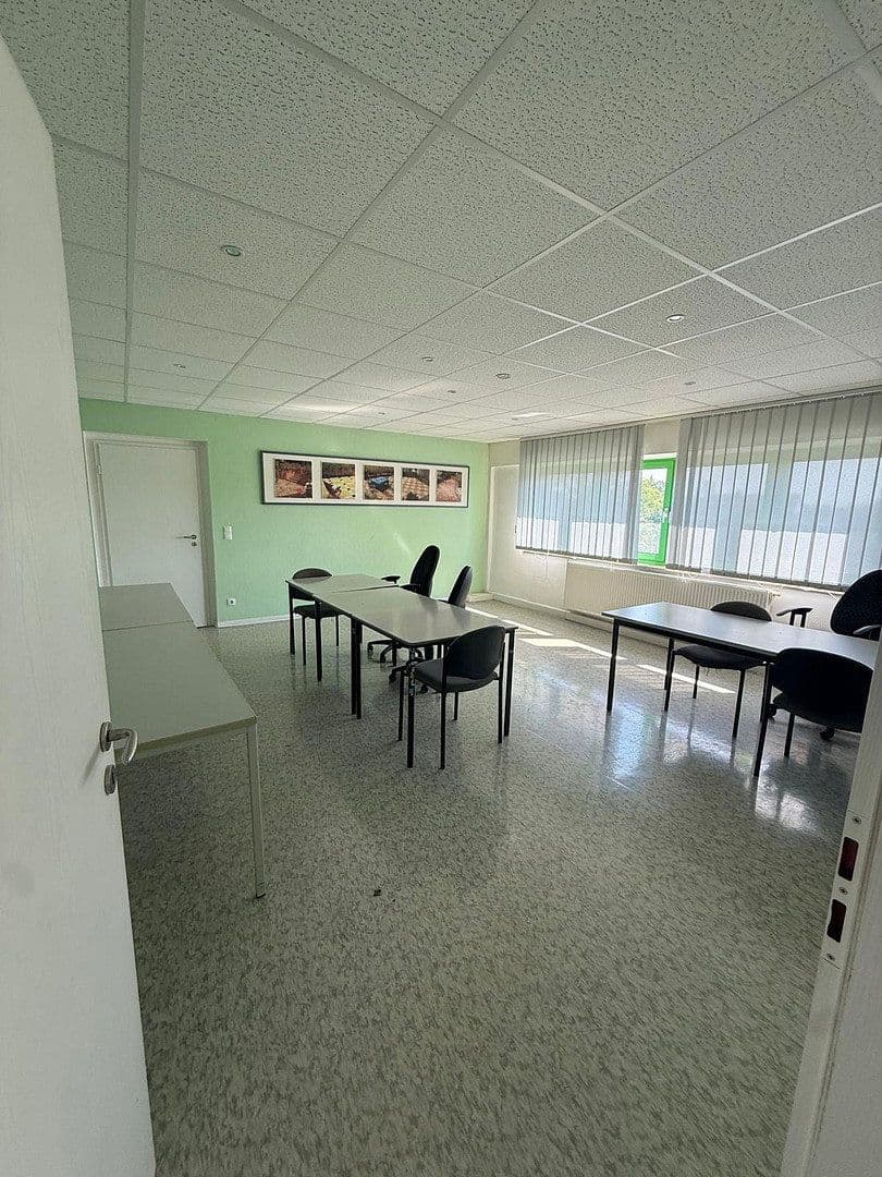 Pronájem kanceláře 400 m², Hohendorfer Marke 1, Meziboř, Sasko-Anhaltsko Pronájem kanceláře 400 m², Hohendorfer Marke 1, Meziboř, Sasko-Anhaltsko